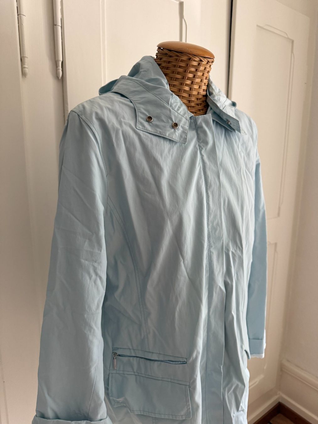 Fuchs Schmitt Vestes: FUCHS SCHMITT - Regenjacke hellblau 40 – D'occasion à Zürich par Diazaio 1
