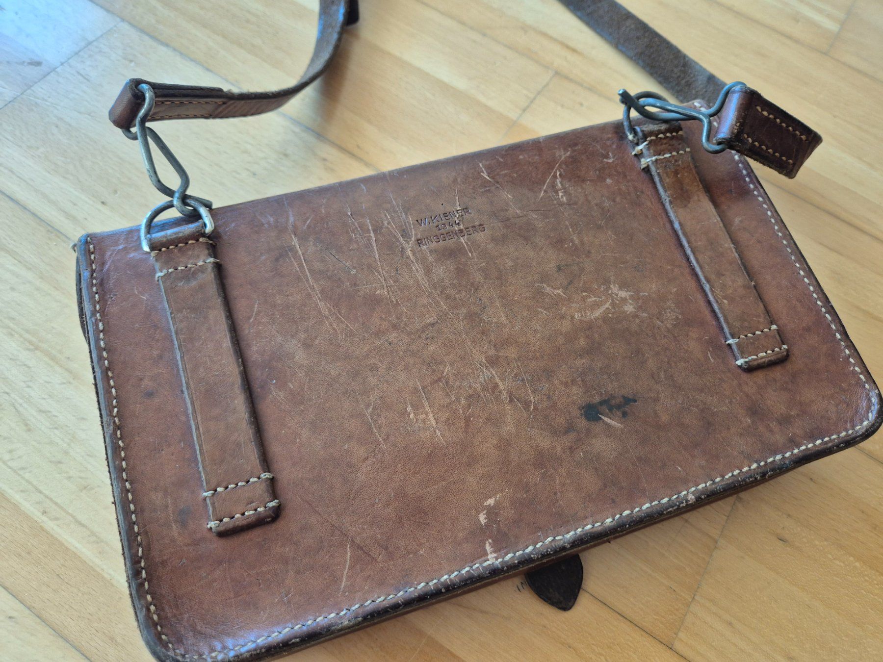 Schweizer Armee Borse: Militär Ledertasche Schweizer Armee 1944 – Usato da Oberdiessbach venduto da Finland1977 4