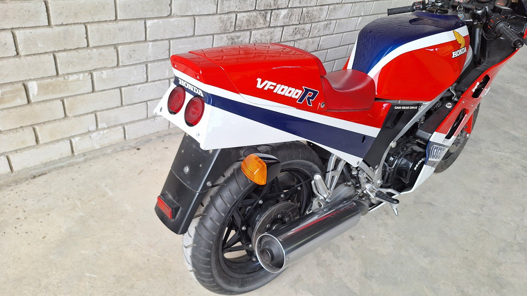 Honda Strasse: Honda VF1000R/E Unfallmaschiene – Defekt aus Zwingen von lahonda11 2