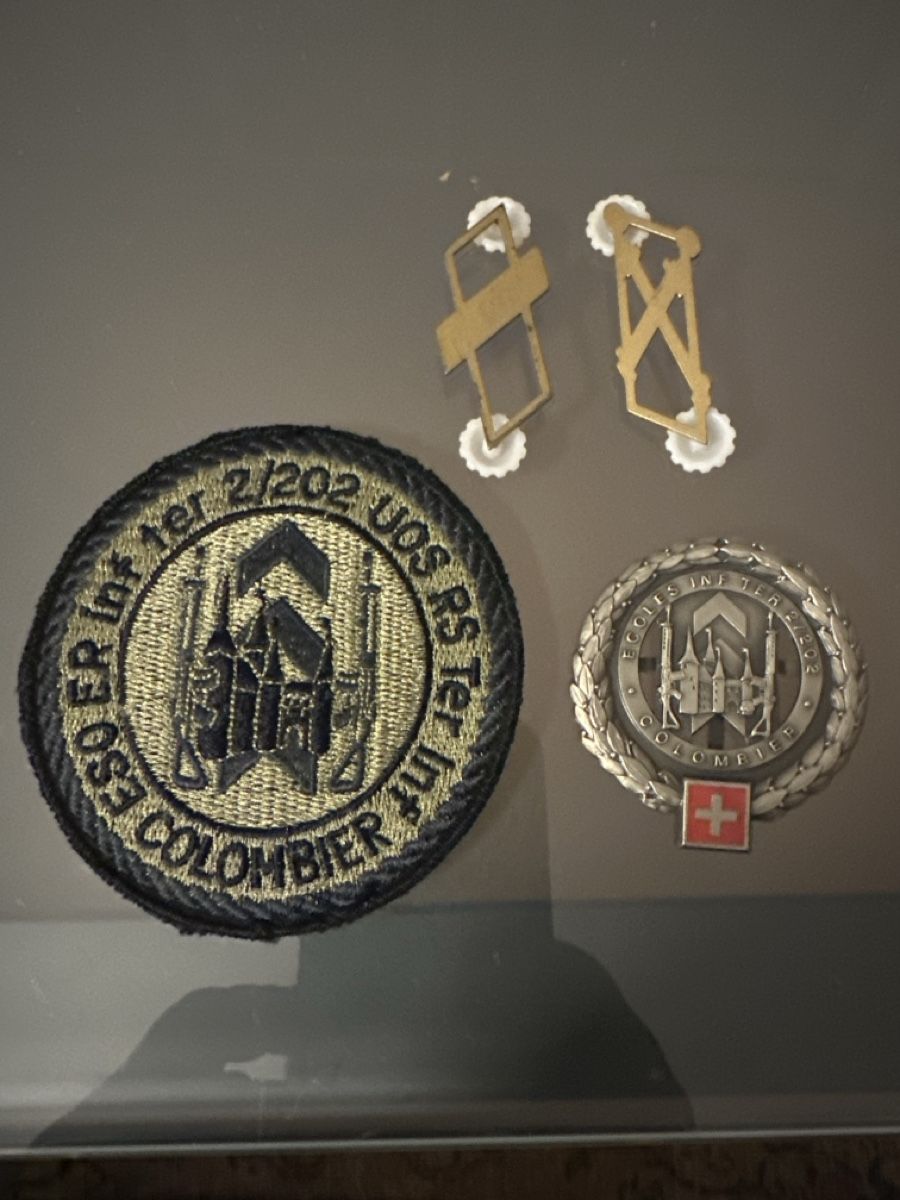 Schweizer Armee Placchette & Badge: Armee Colombier – Usato da Morbio Inferiore venduto da Ecod