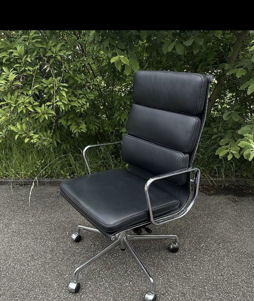 Vitra Stühle: VITRA EA 219 – Gebraucht aus Rikon im Tösstal von Design4Life 4