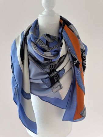 Hermès Éperon d'Or 140 Cashmere Seide Blau mit Box