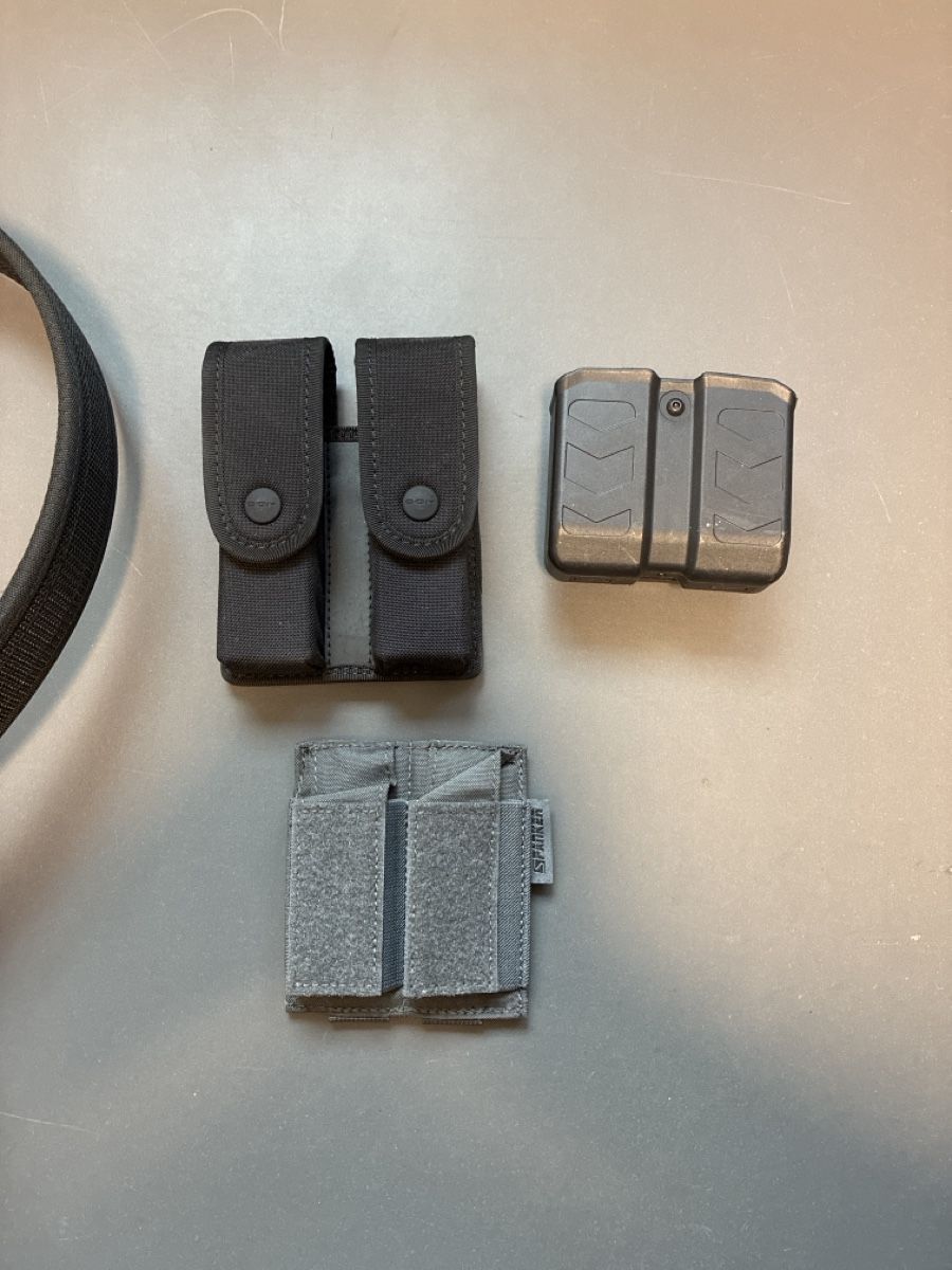 Tiro a segno: Waffengurt und Holster – Usato da Esslingen venduto da HP1973 1