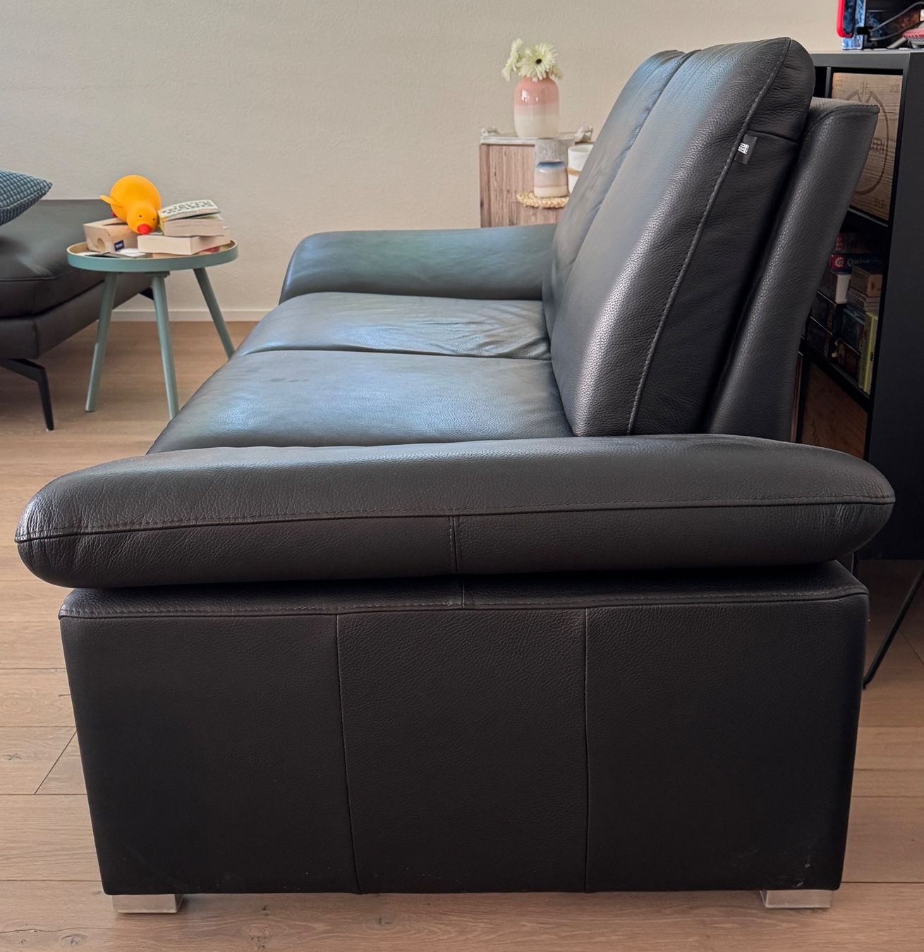 Sofas: Ledersofa schwarz 2-Sitzer – D'occasion à Waldkirch par Fvetsch0 1