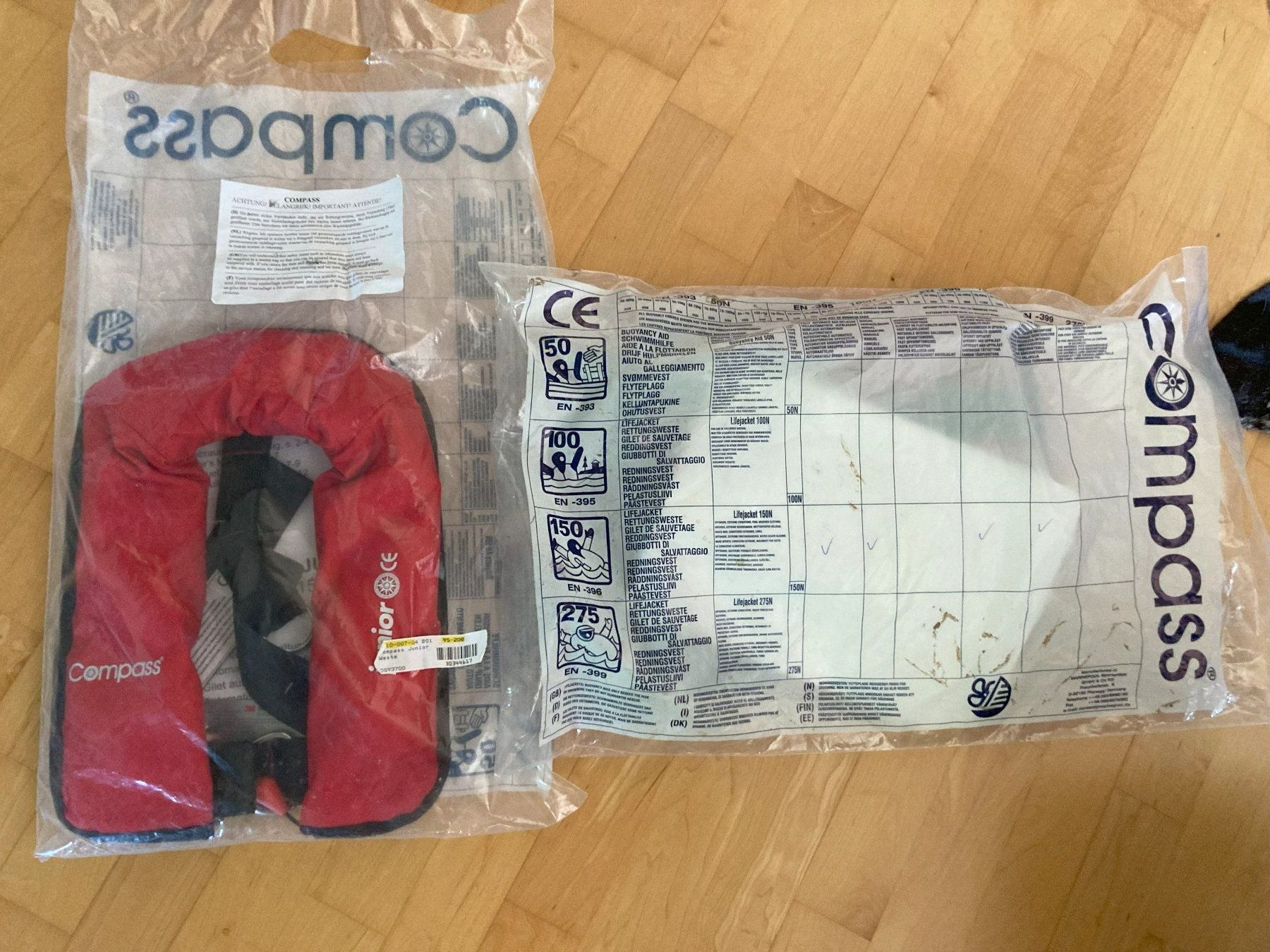 Schwimmwesten: Junior-Rettungsweste von Fa. Compass – Neu und originalverpackt aus Niederneunforn von Kamtschatka 1