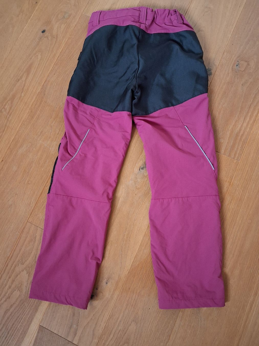 Pantalons: Waldhose pink gr.134/140 – D'occasion à Roggliswil par buechi82 1