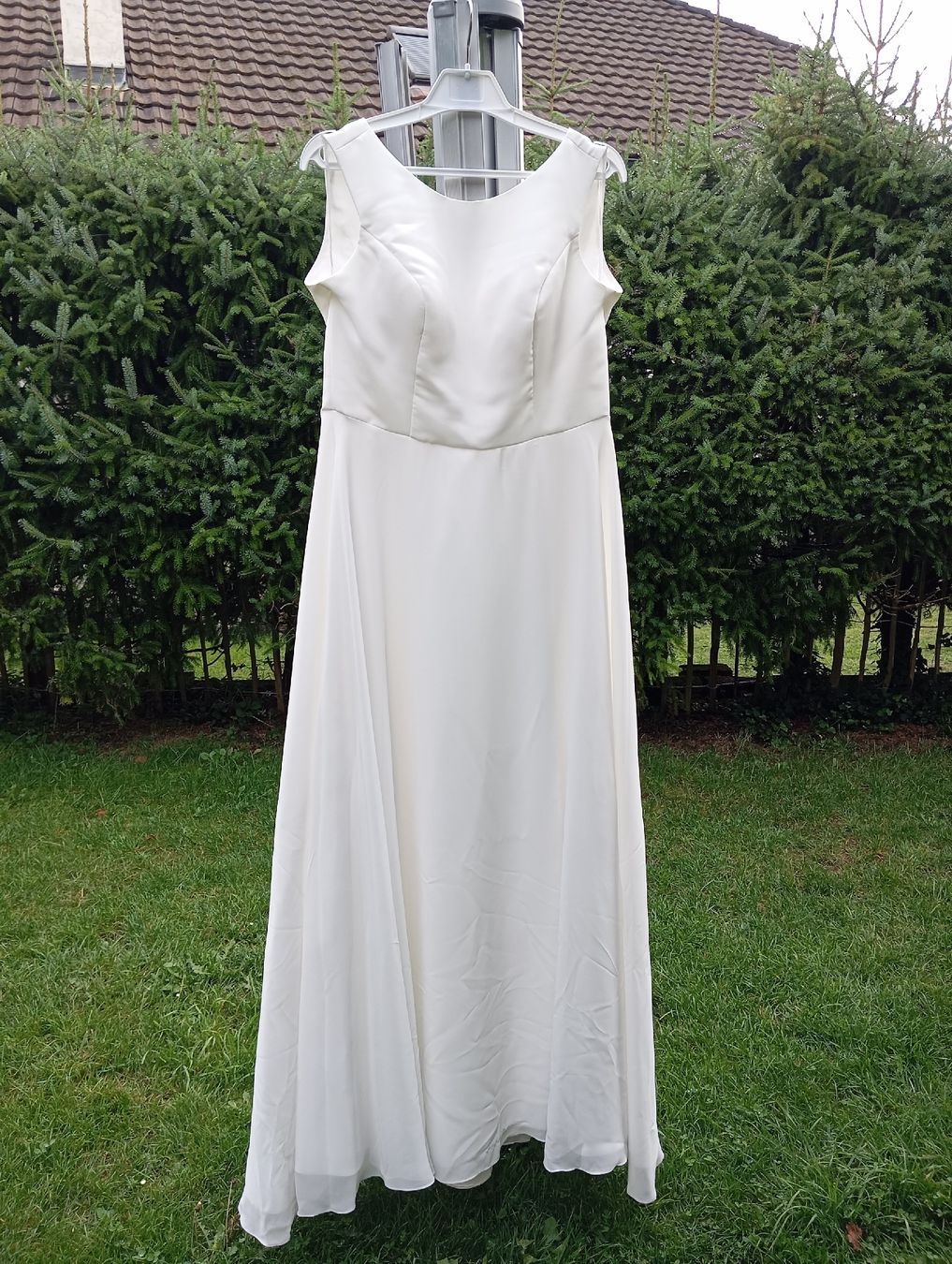 Vestiti: Schlichtes elegantes Brautkleid, Ivory, Gr 40 – Nuovo (secondo la descrizione) da Tobel venduto da Jorca