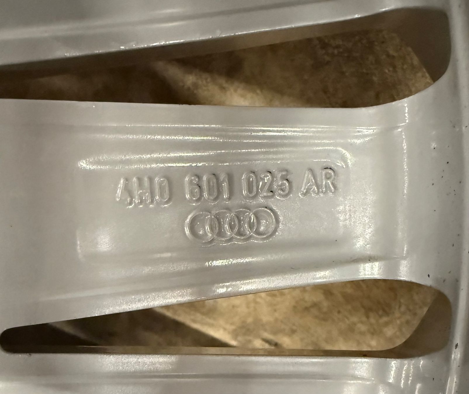 Audi Pneus & Roues: Audi Originalräder – D'occasion à Boswil par WaaVzz 4