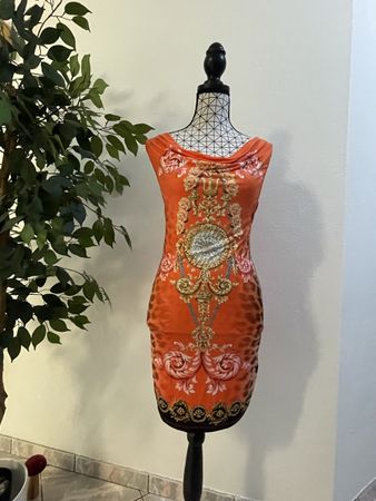 Damen sehr spezielles Kleid, Rücke offen