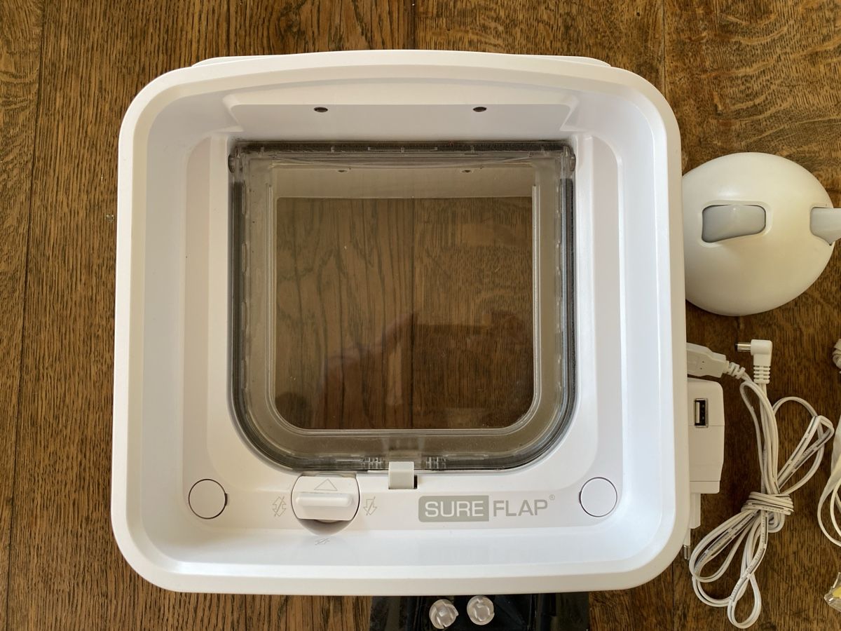 Chatières: SureFlap Microchip Cat Flap – D'occasion à Biel/Bienne par Al_Samba 1