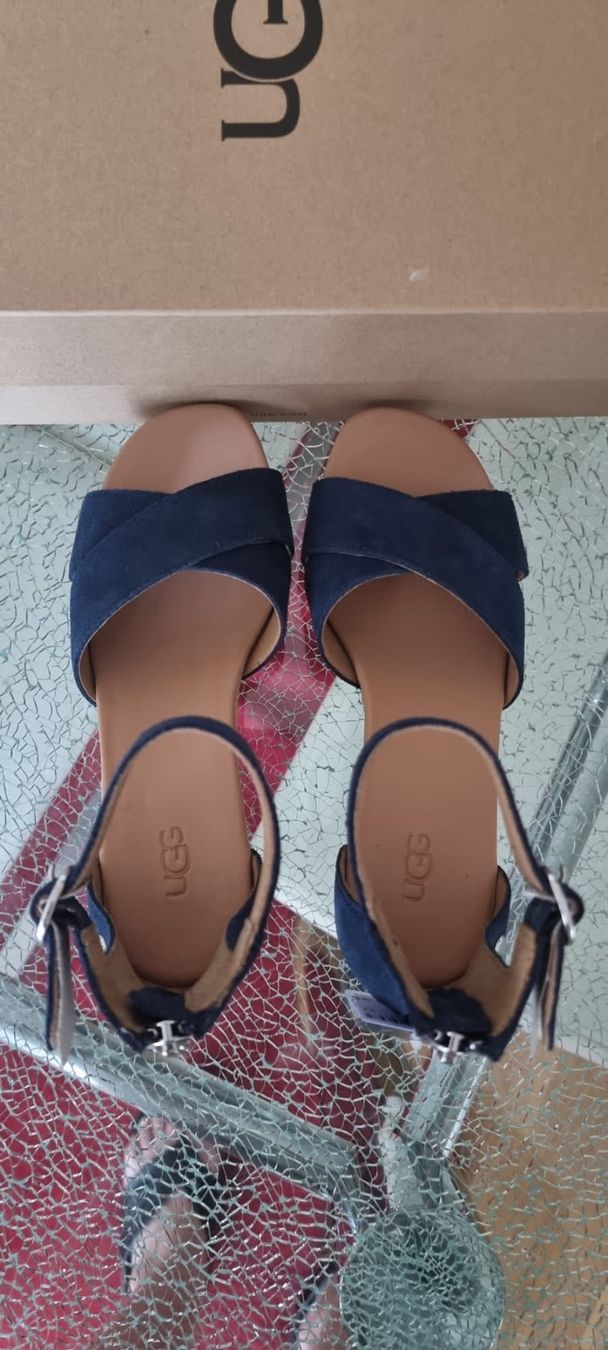 Ugg Chaussures femmes: UGG Gr. 37 – Neuf avec emballage d'origine à Luzern par Reni025 8