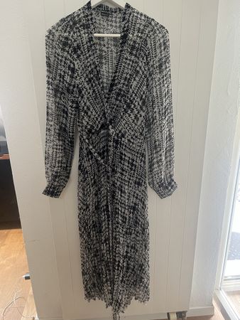 Schickes Kleid schwarz weiss Gr. 34/36 neuwertig