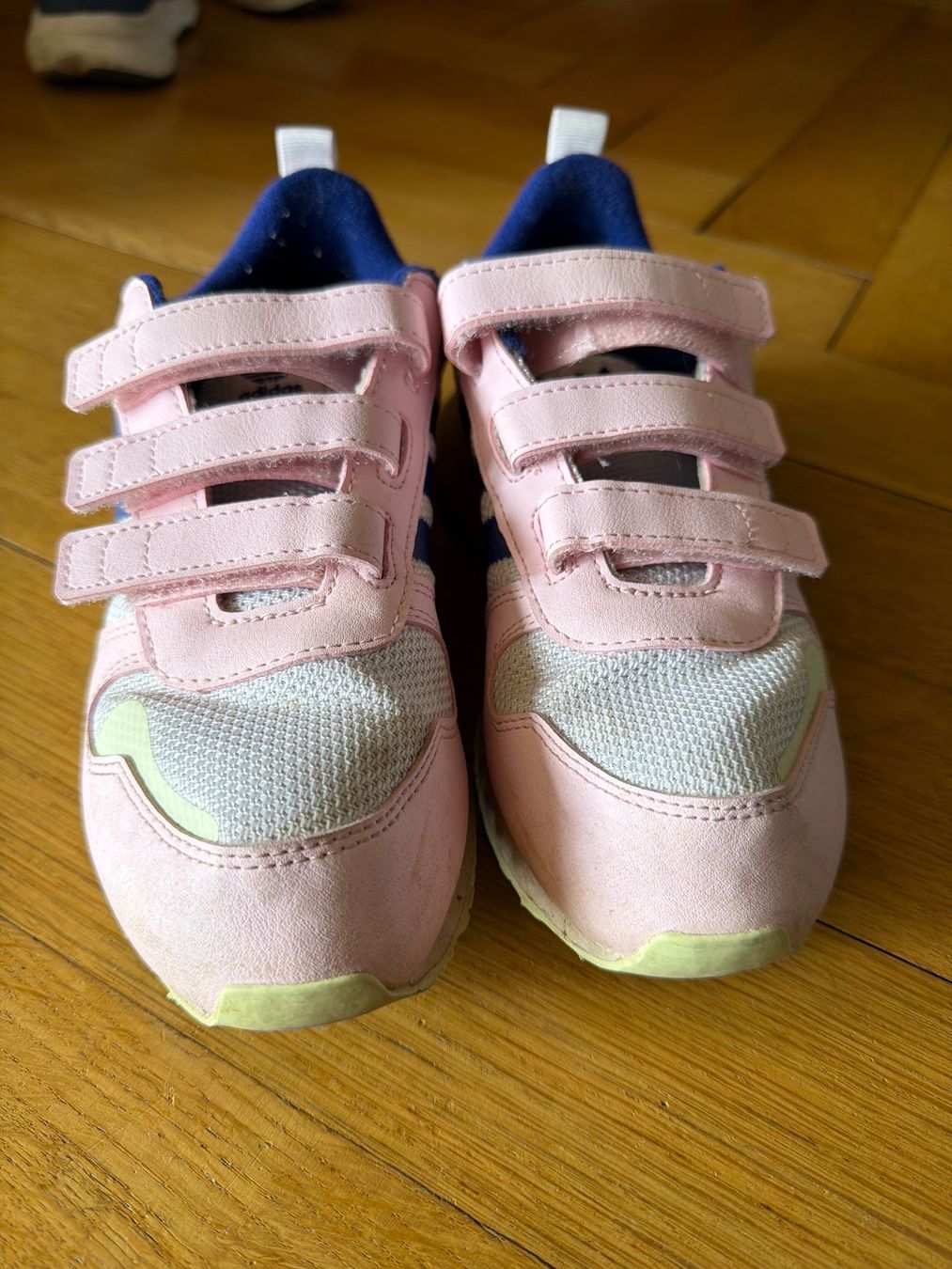 Adidas Chaussures filles: Baskets Adidas taille 35 – D'occasion à Lausanne par ale_yzt7 1