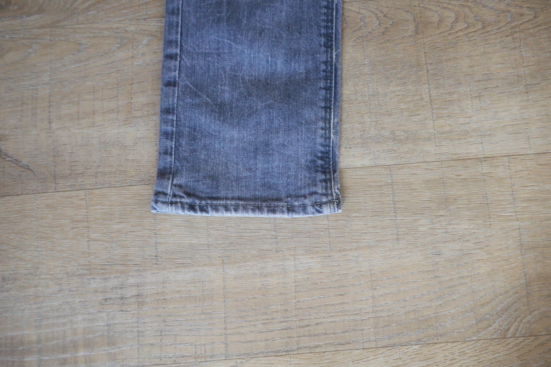 Pantaloni: Jeans grau Gr. 28 – Usato da Port venduto da uzuku 1