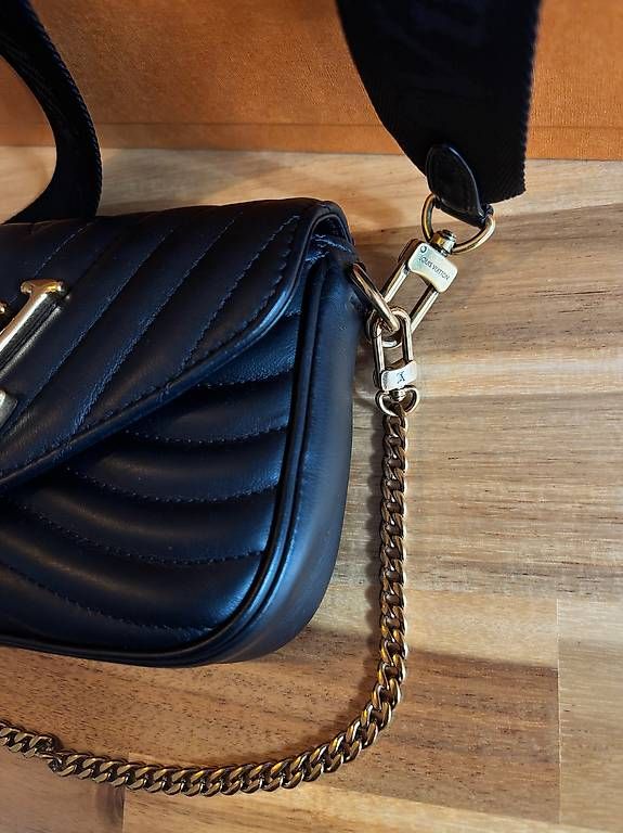 Borse da donna: Louis Vuitton New Wave Multi Pochette Umhängetasche – Usato da Wattenwil venduto da flu_6v27 3