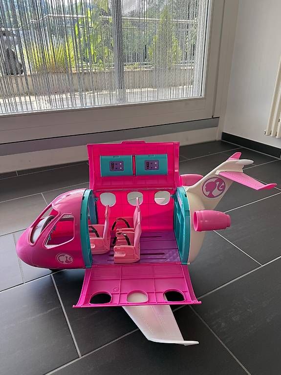 Giocattoli: Barbie Flugzeug mit Zubehör  – Usato da Uetendorf venduto da Revotool