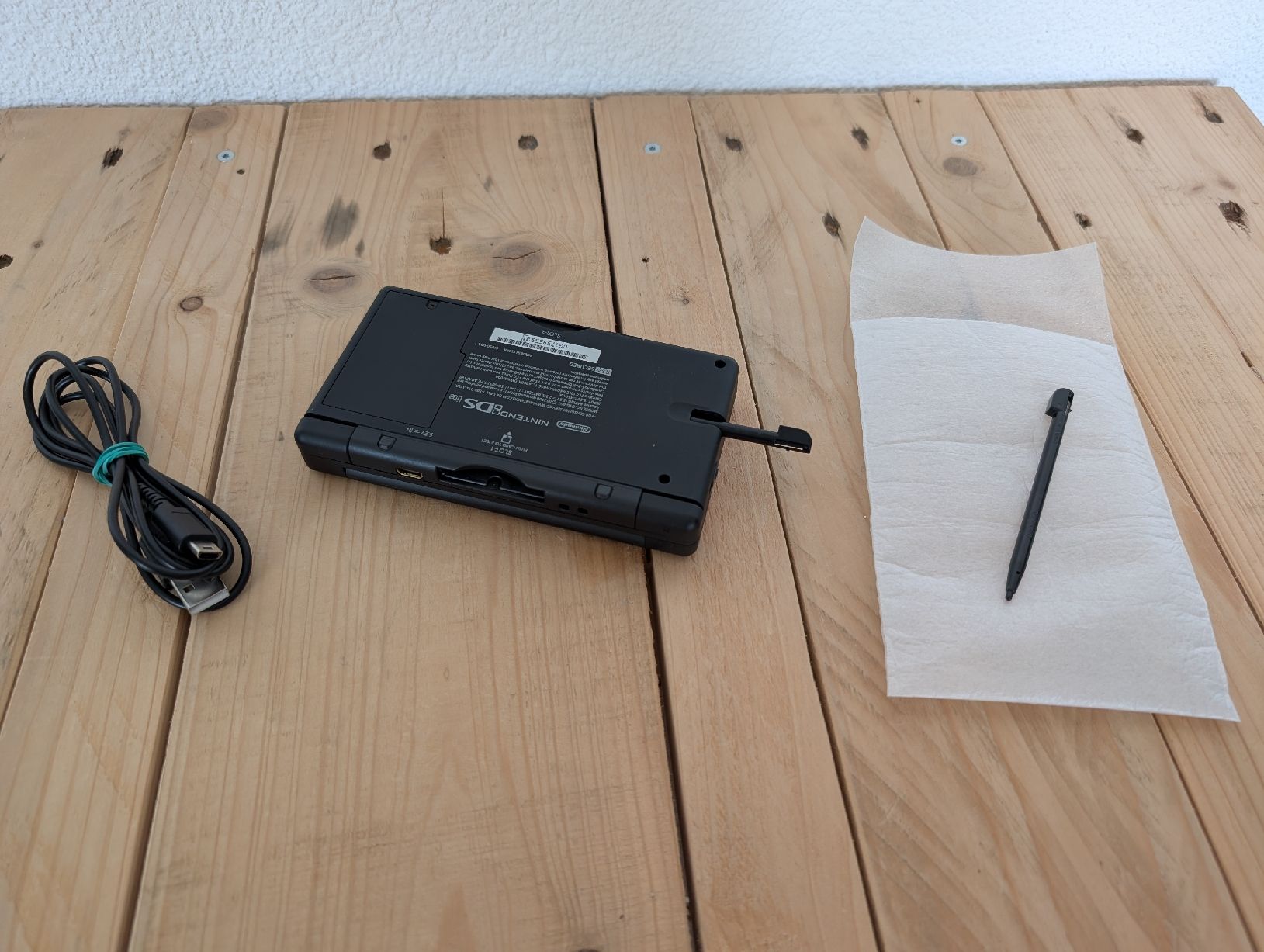 Nintendo Console: Nintendo DS-Lite, rot-schwarz – Usato da Buttwil venduto da Sadusk 3