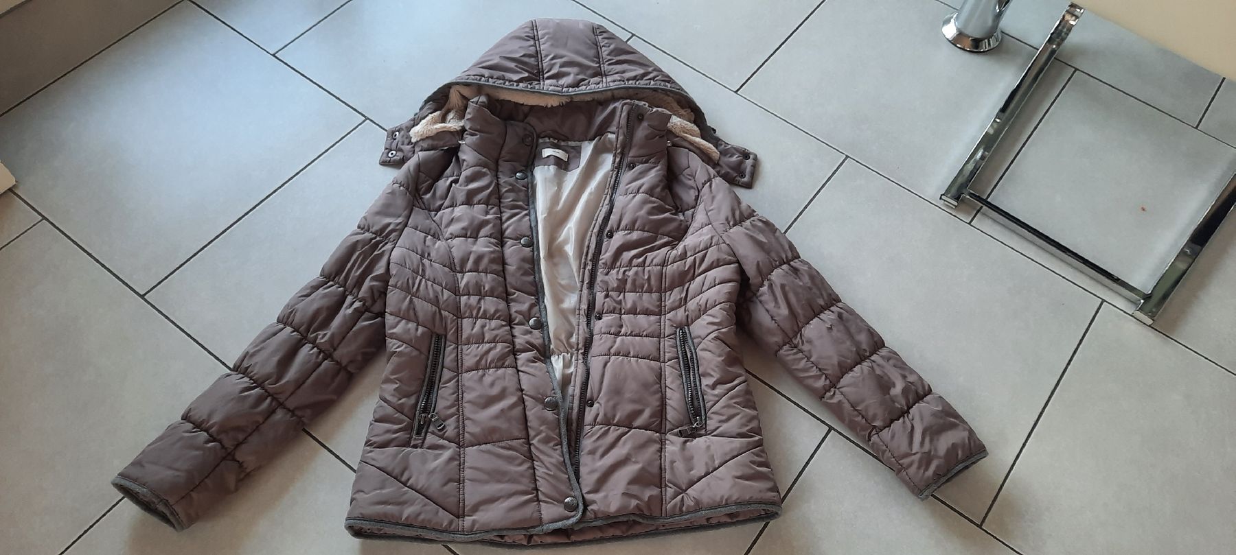 Giacche: schöne Winterjacke Gr 38 – Usato da Emmen venduto da whytekc