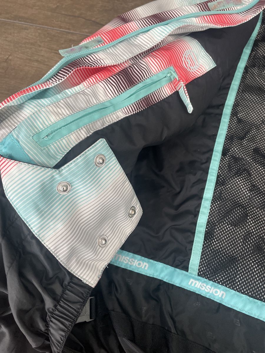 Giacche: Tolle warme Ski Jacke Belowzero Gr. XS – Usato da Stallikon venduto da Sunday6 3