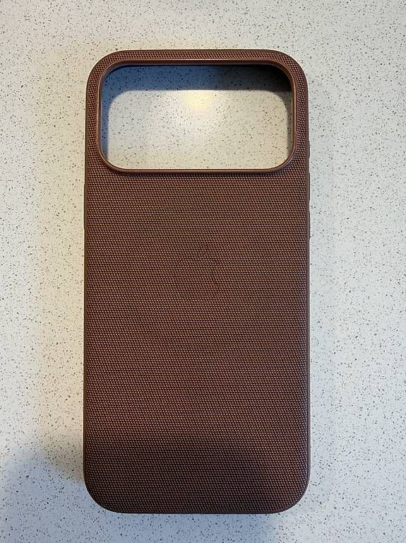 Apple Covers & Schutzfolien: Apple TechWoven Case iPhone 17Pro Max – Gebraucht aus Zürich von kev_c7pp