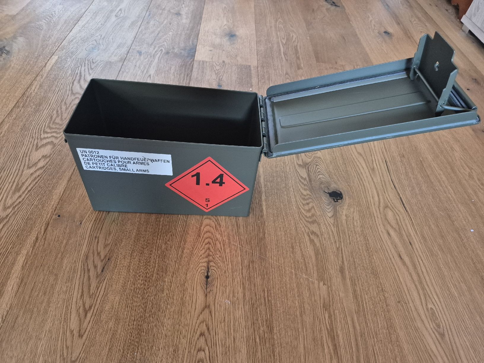 Equipement & pcs de rechange: Munitionskiste Schweizer Armee – D'occasion à Tschingel par Bohne1996 1