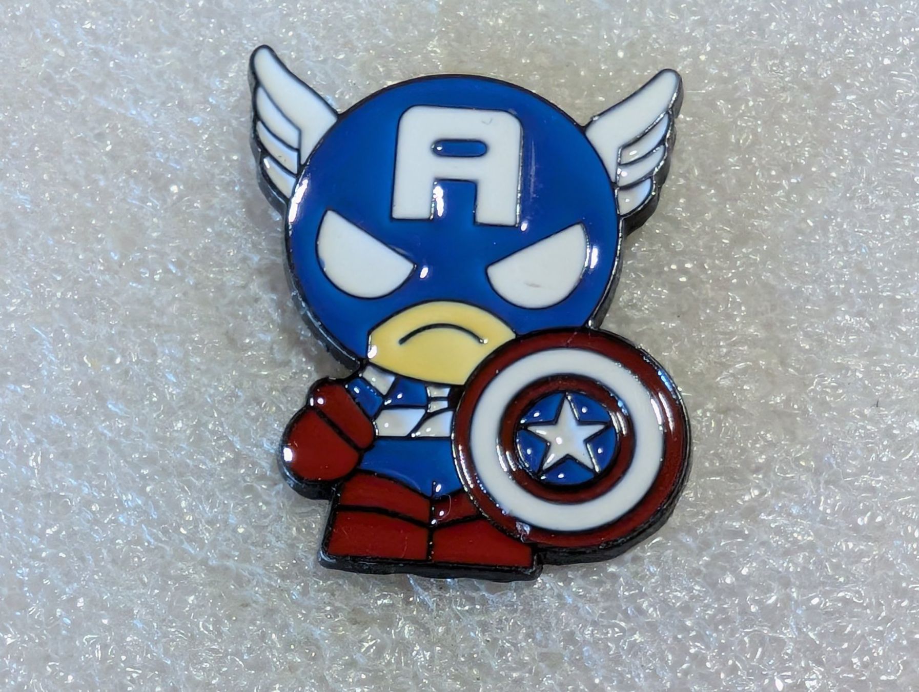 Placchette & Badge: Ansteckpin 219: Captain America – Usato da Oppligen venduto da Pin-Fall-Shop