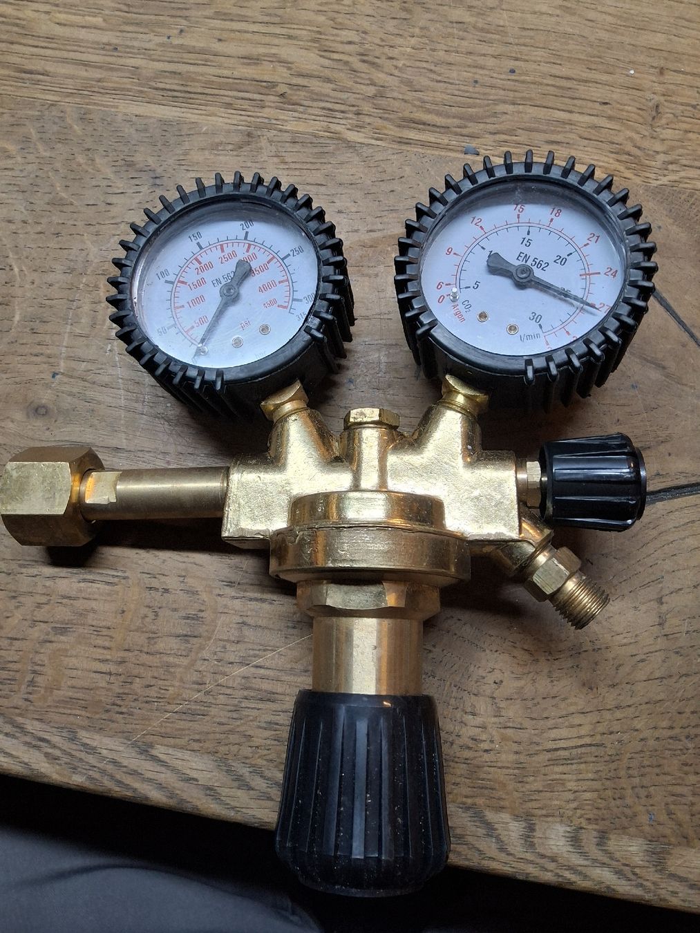 Misurare: Druckminderer Messing 2 Manometer gebraucht (G1) – Usato da Rorschach venduto da TimelessTrading