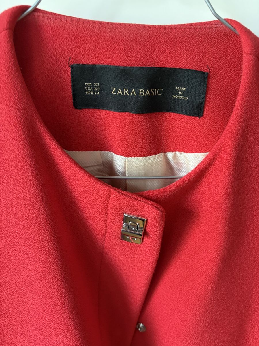 Zara Giacche: Zara red jacket, size XS – Usato da Zug venduto da digalvao 1