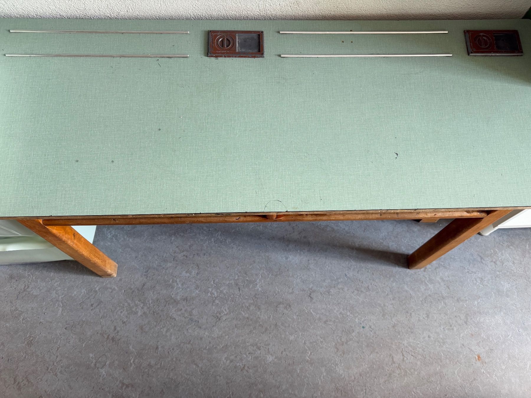 Schreibtische: Schultisch vintage mint – Gebraucht aus Meilen von Comar 1