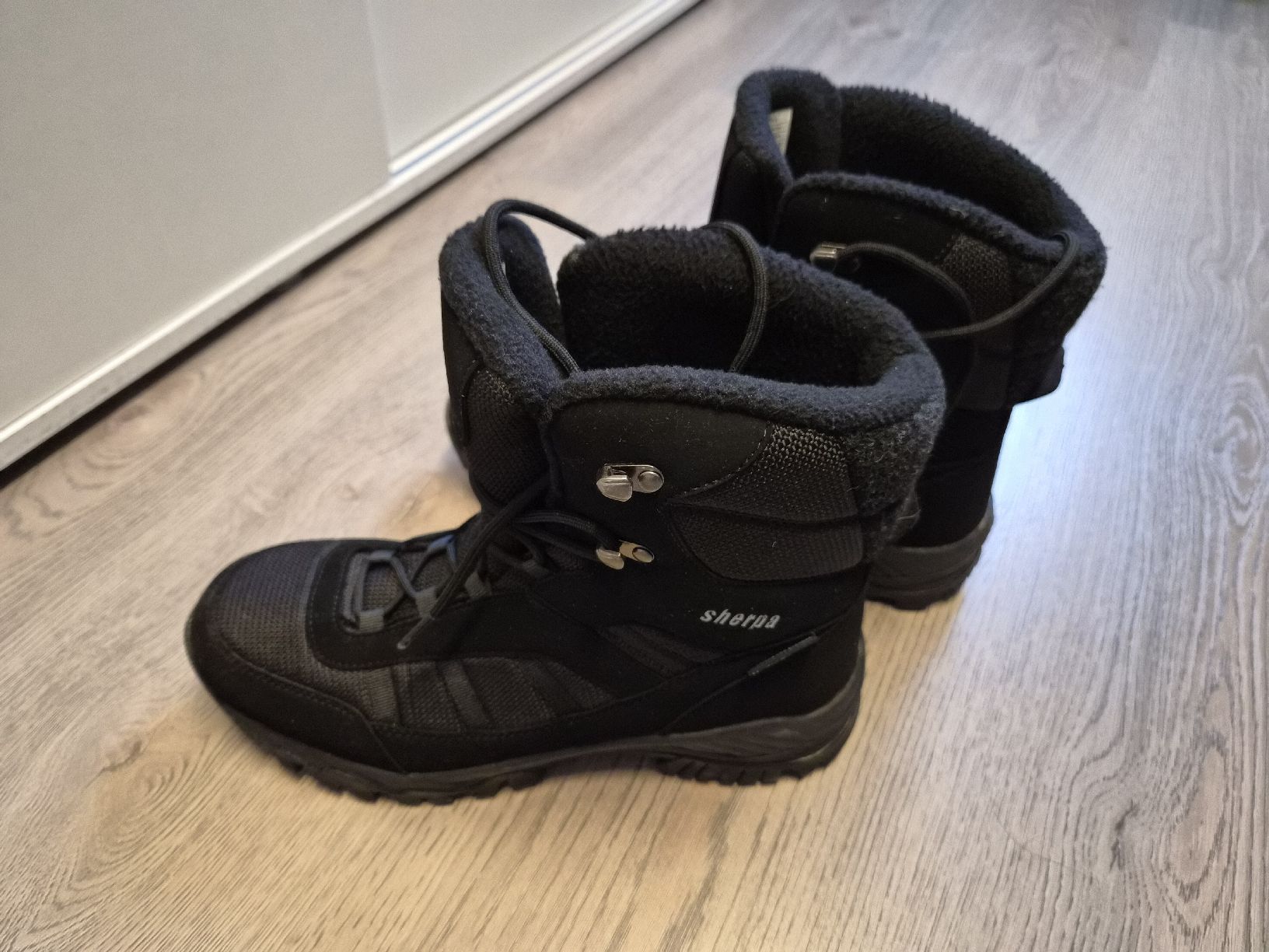 Sherpa Scarpe da uomo: Sherpa Winterstiefel, Grösse 42, Schwarz – Usato da Schwarzenberg LU venduto da LadySecondhand 1
