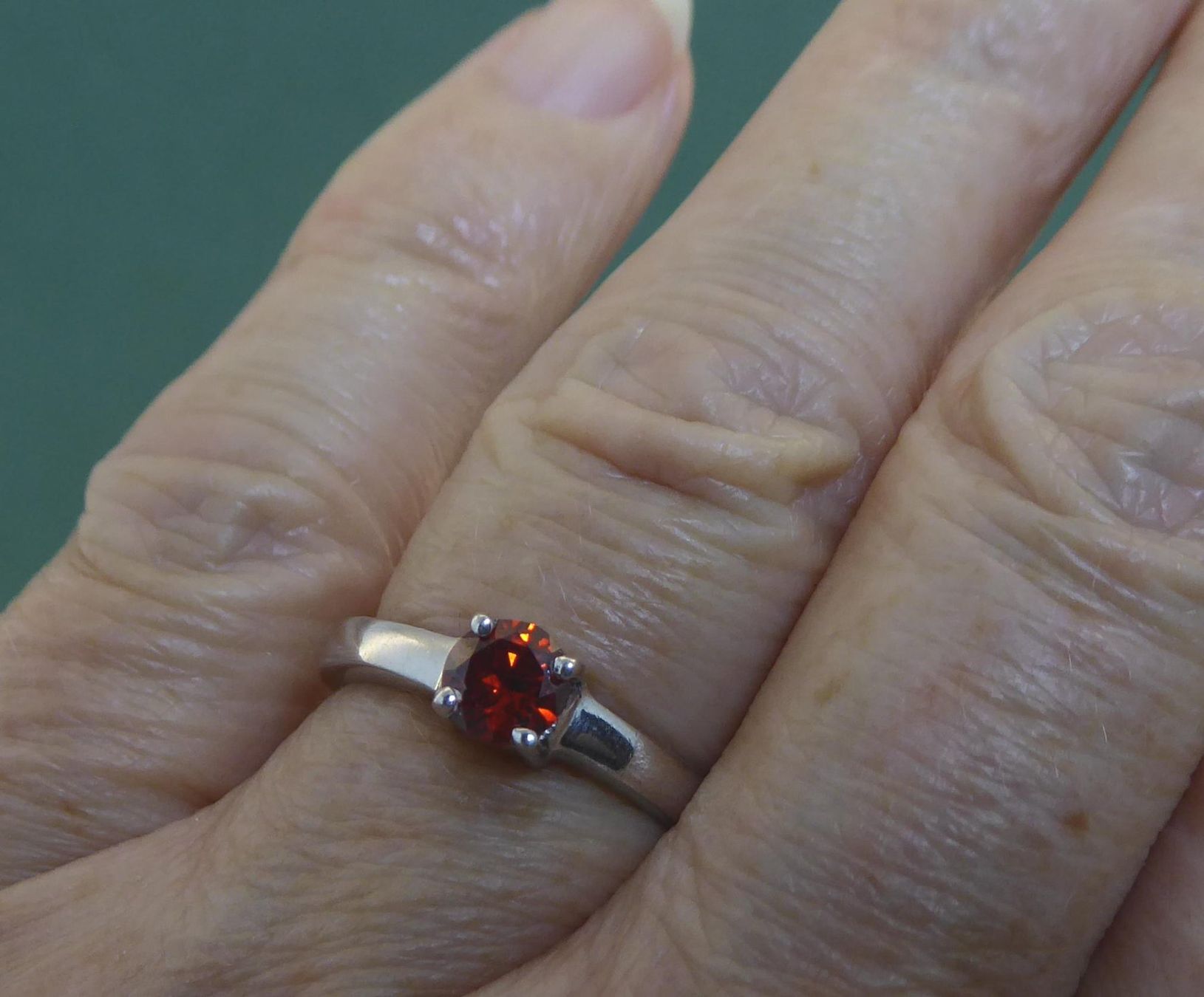 Anelli: Ring 925 Silber mit synthetischem Stein – Usato da Muri AG venduto da silvermouse007