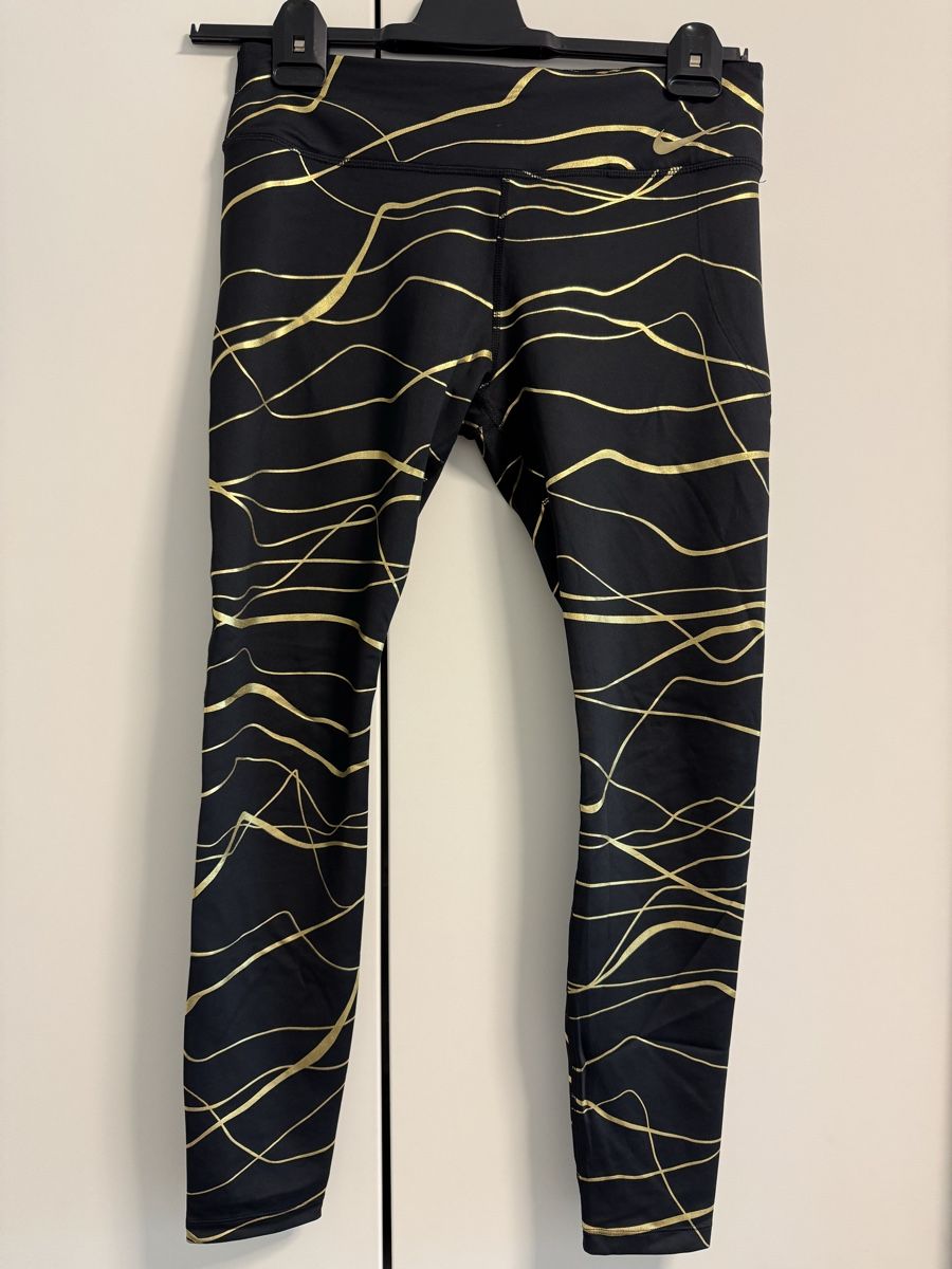 Nike Leggings: Nike Performance Leggings – Nuovo (secondo la descrizione) da Zürich venduto da ljp_2hsx