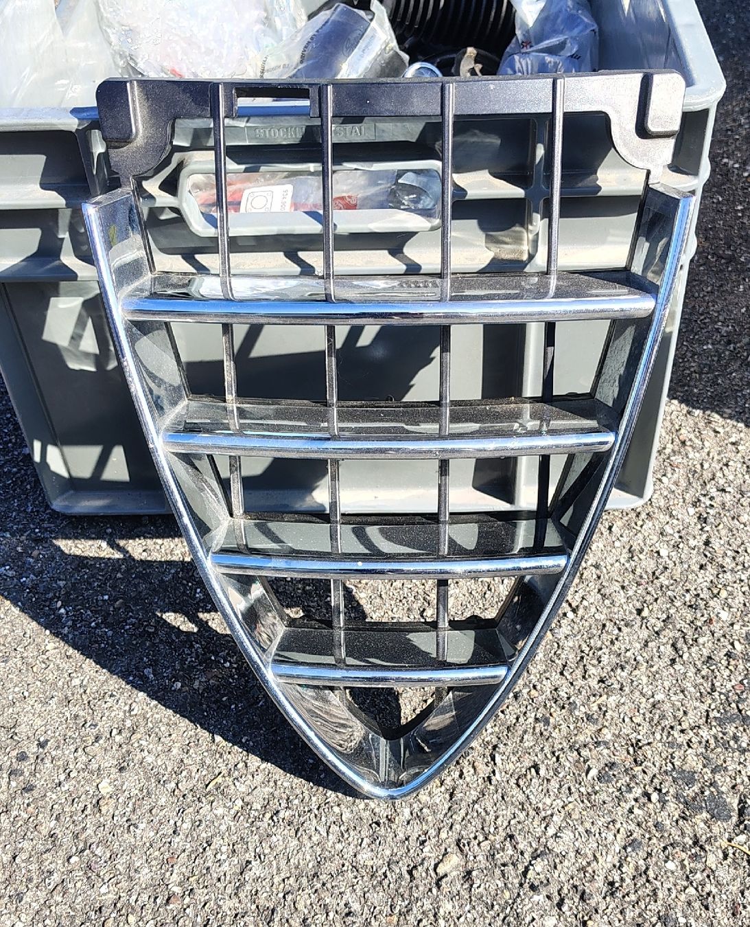 Alfa Romeo Tutti pezzi di ricambio auto: Alfa Romeo 159 Grill – Usato da Affoltern am Albis venduto da Moensch01 1