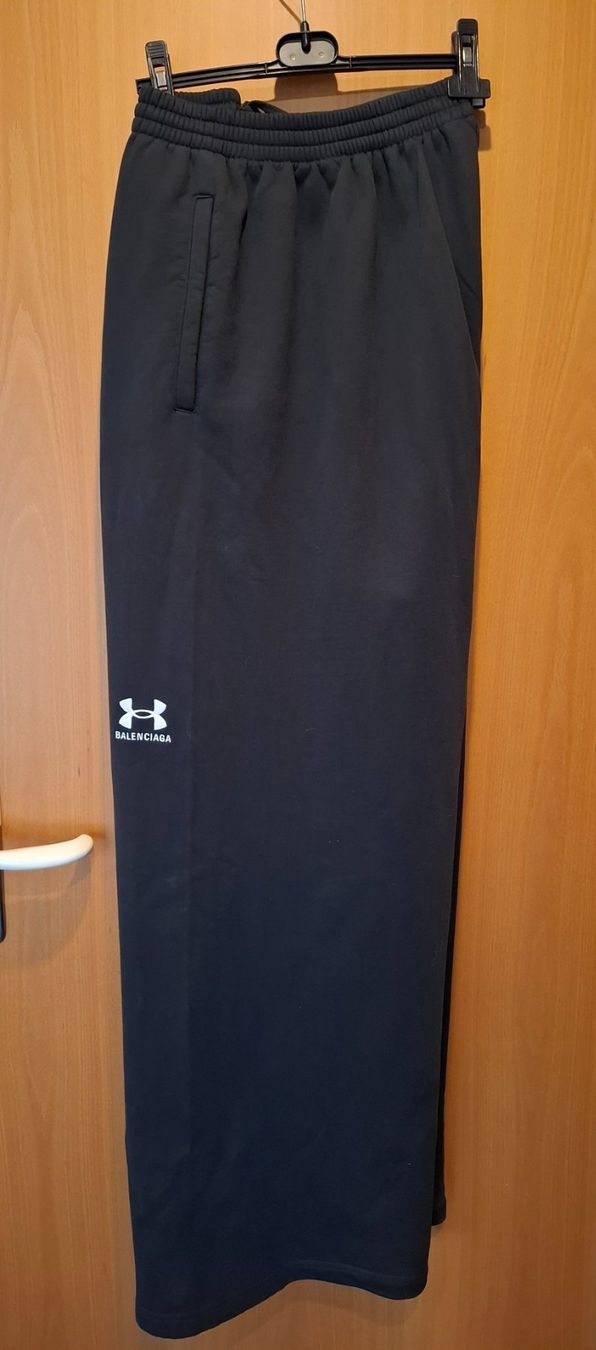 Pantaloni: Balenciaga Underarmour Jogginghose – Usato da Balzers venduto da mackfose 7