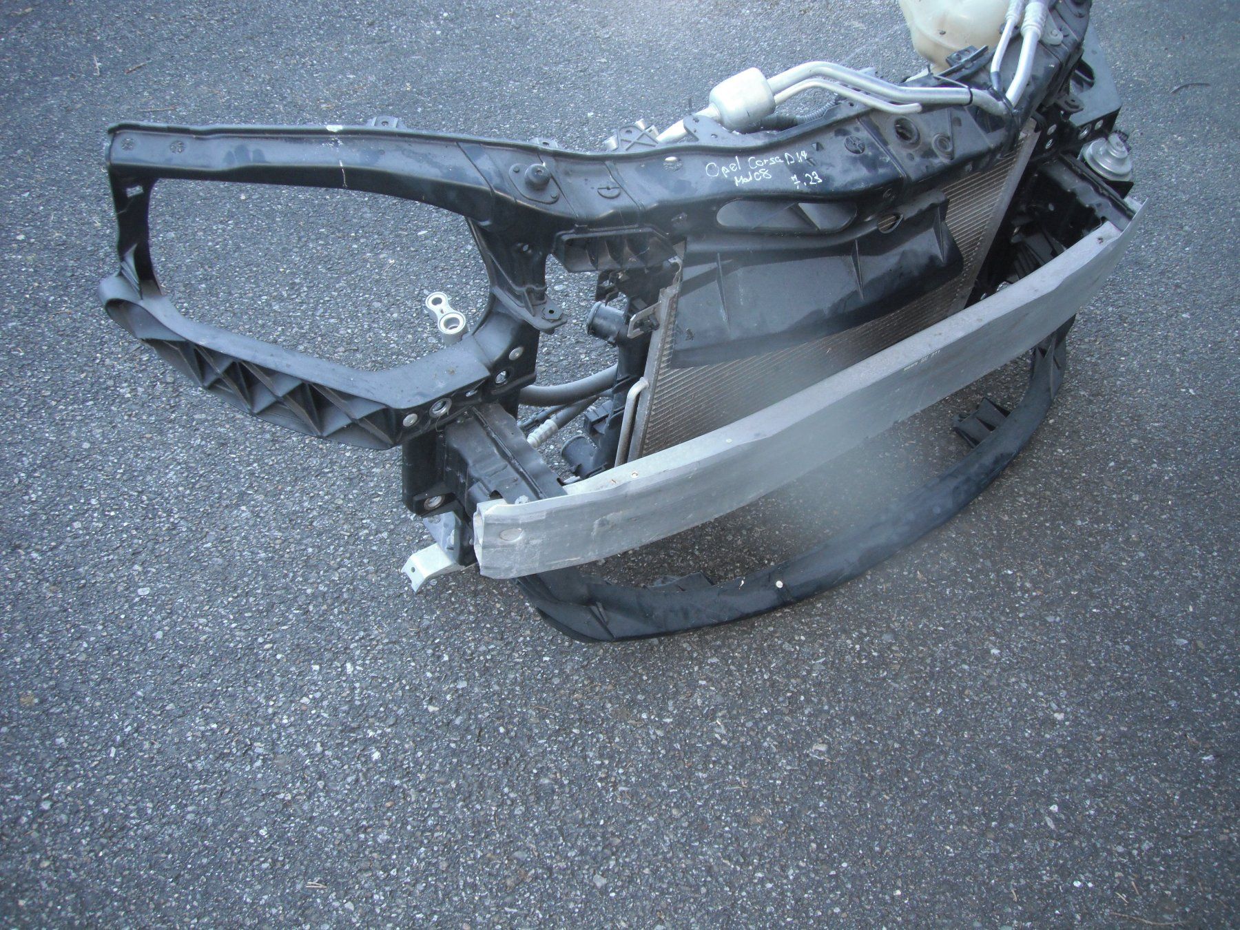 Opel Tutti pezzi di ricambio auto: Opel Corsa D Front – Usato da Ruswil venduto da bauz01 1