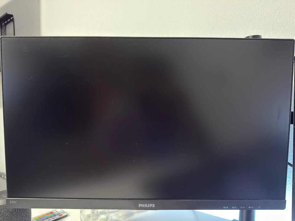 Monitor: Philips 24 Zoll Bildschirm – Usato da Lausen venduto da lucien.7_ 1