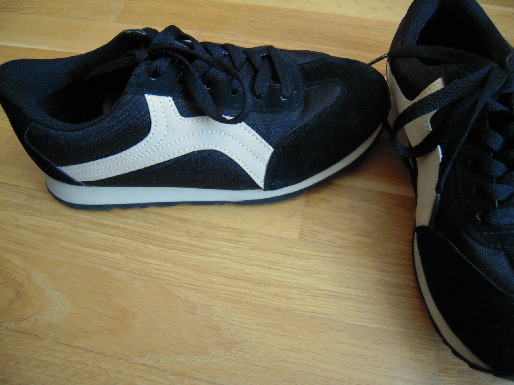 Scarpe per ragazze: Schöne Turnschuhe / Halbschuhe Gr 35 – Nuovo (secondo la descrizione) da Uzwil venduto da visions77 1