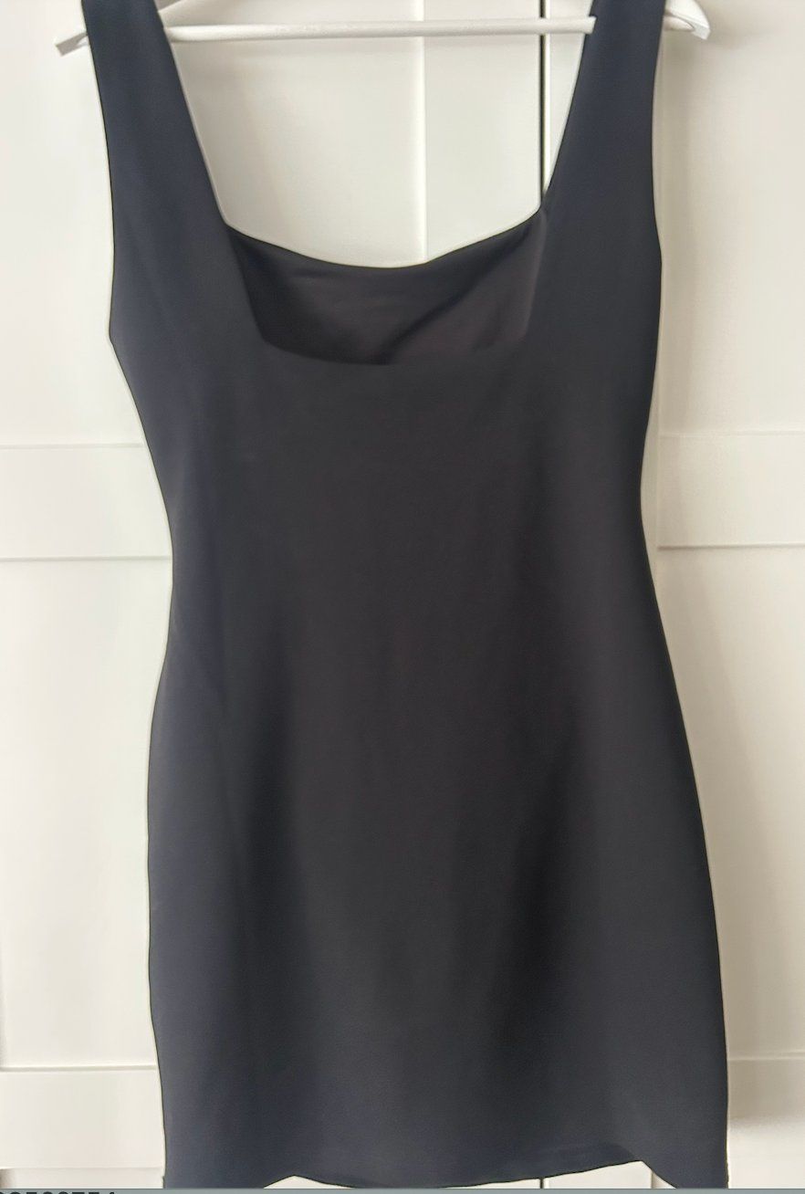 H&M Kleider: H&M mini Kleid Schwarz (M) – Gebraucht aus Zürich von 202_97cj 1