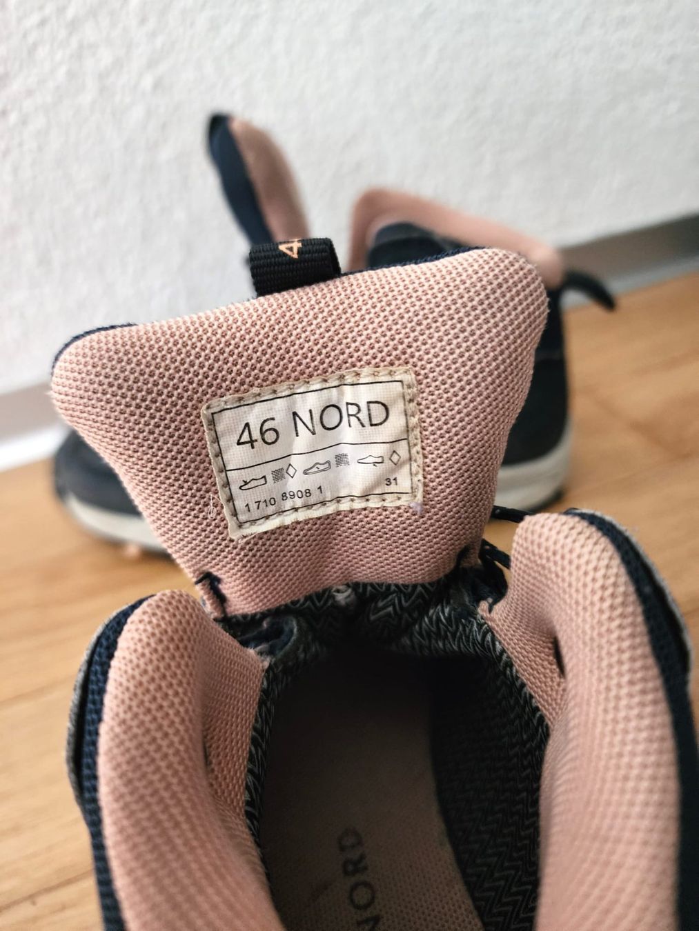 46 Nord Scarpe per ragazze: Wasserdichte Mädchen-Schuhe – Usato da Ittigen venduto da bor_n76r 1
