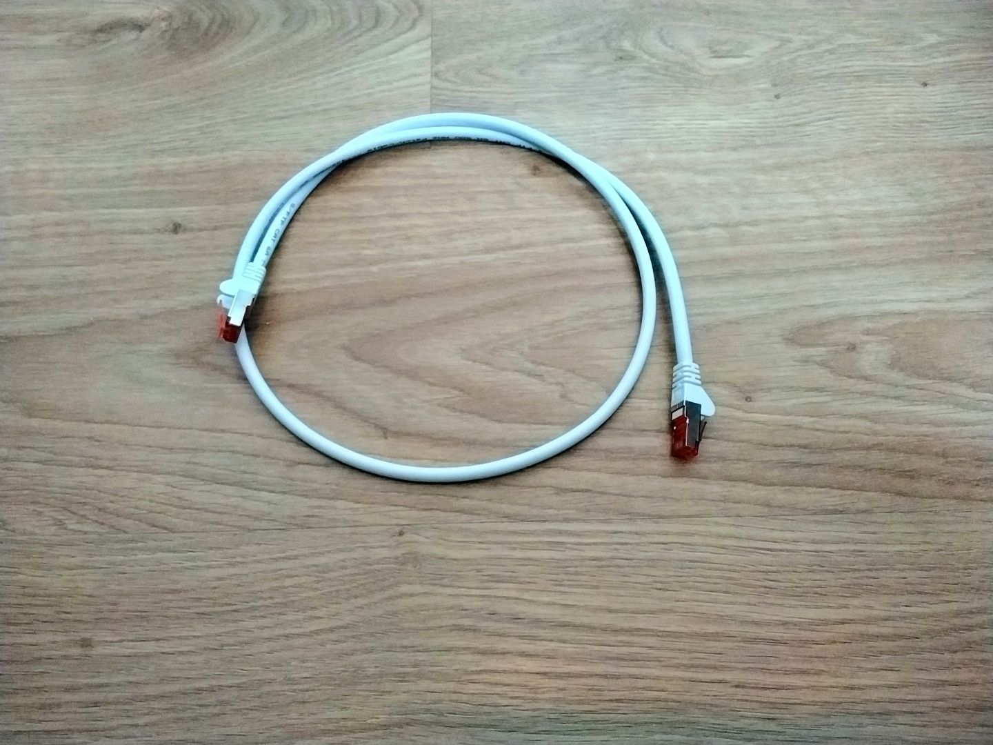 Cavi: Câble réseau RJ45 blanc – Usato da Vers-chez-Perrin venduto da nicobello