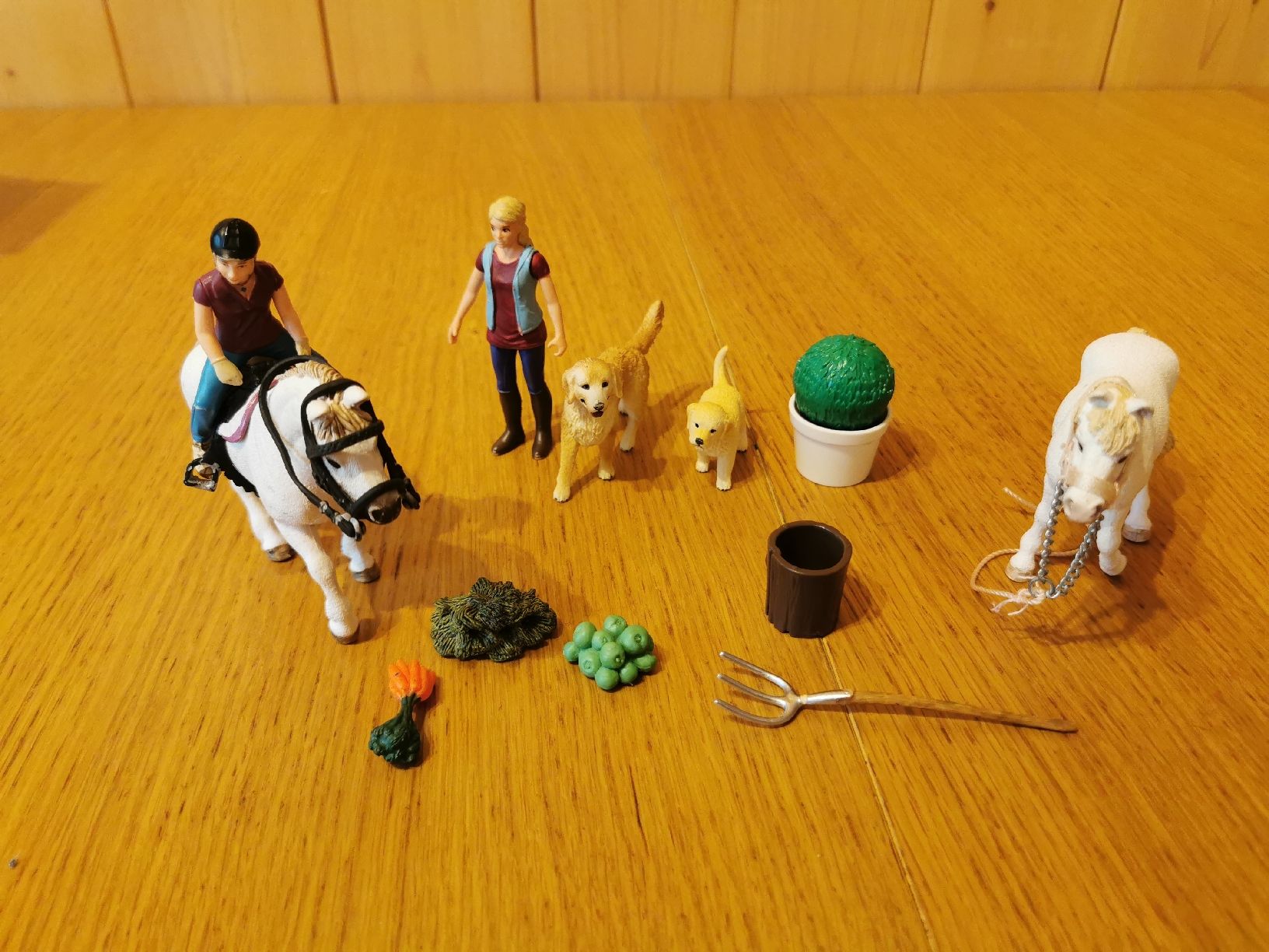 Schleich Giocattoli: Schleich Set Ponys und Hunde – Usato da Reichenbach im Kandertal venduto da mucky66 1