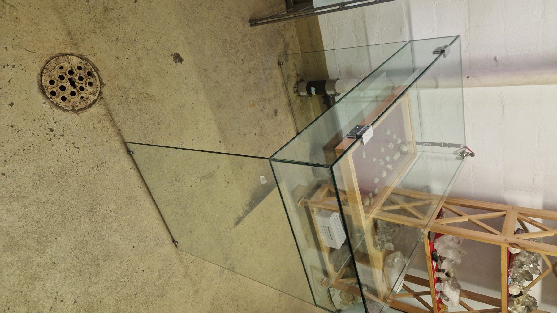 Vitrinen: Glasvitrine – Gebraucht aus Niederhasli von rehauge01 7