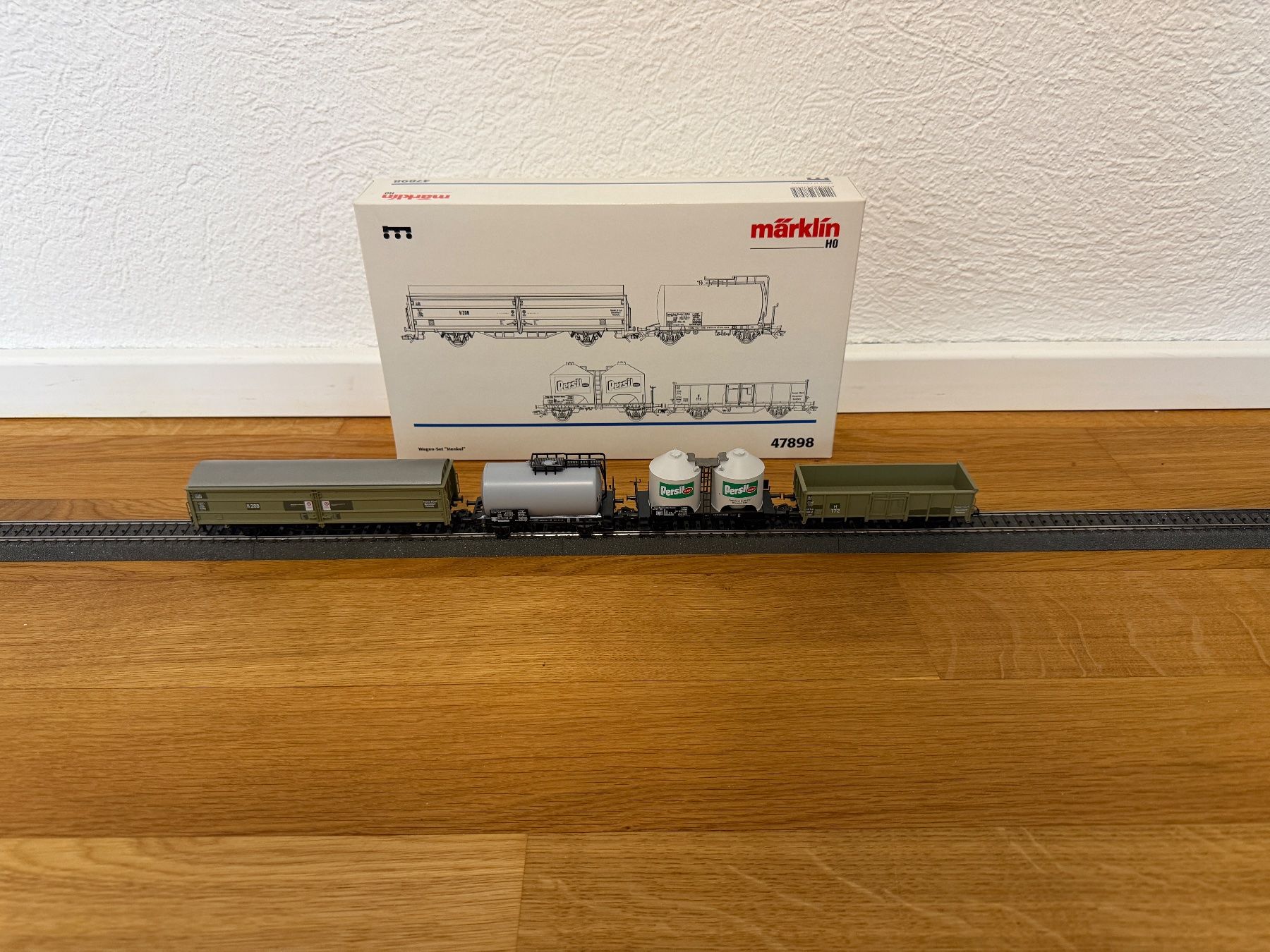 Märklin Modellini di ferrovie: Märklin H0 47898 Wagen-Set "Henkel" D – Usato da hünenberg See venduto da Dpch