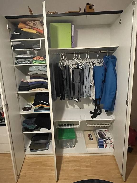 Schränke: Schrank, Seitenregal, Kommode – Gebraucht aus Hindelbank von Clma 1