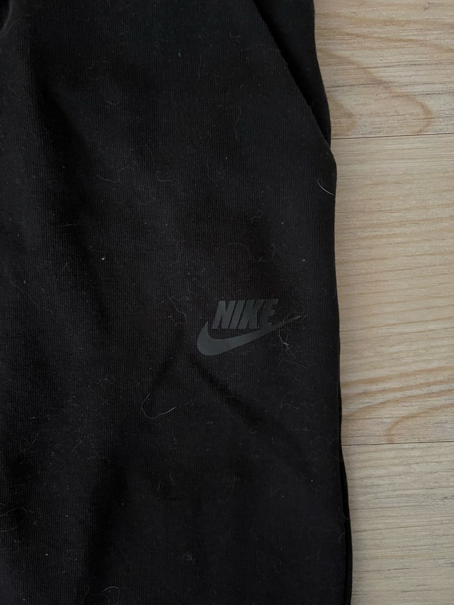 Nike Hosen: Nike Jogginghose Schwarz – Gebraucht aus Adelboden von Second_Life_CH 3