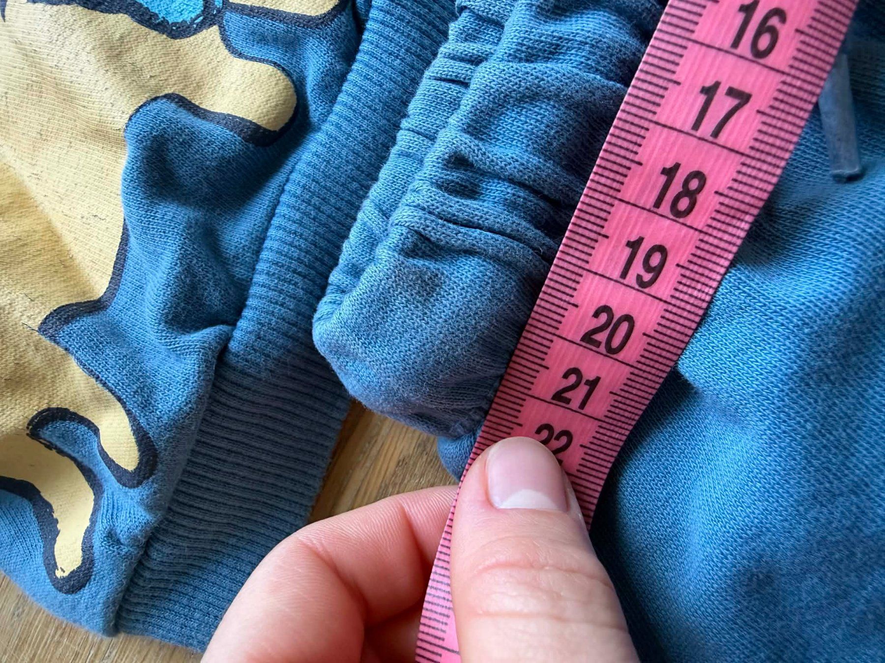 Pantaloni: Süsser Dino-Pulli & Hose, Gr. 92 – Usato da Riehen venduto da ann_76jw 7