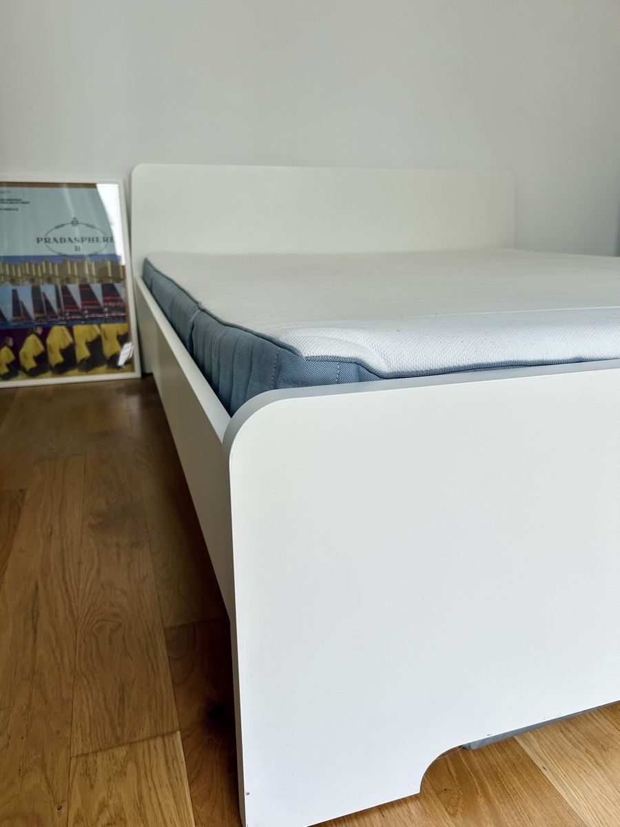 Letti: White Bed Frame with Mattress and Topper - As new! – Nuovo (secondo la descrizione) da Zürich venduto da lud_7ztt 3