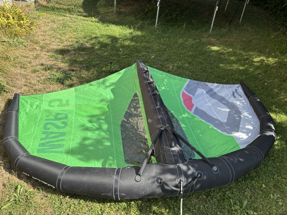 Ozone Surfen: Ozone Wasp Wing 5 m2 V2 – Gebraucht aus Zürich von Dingxilu