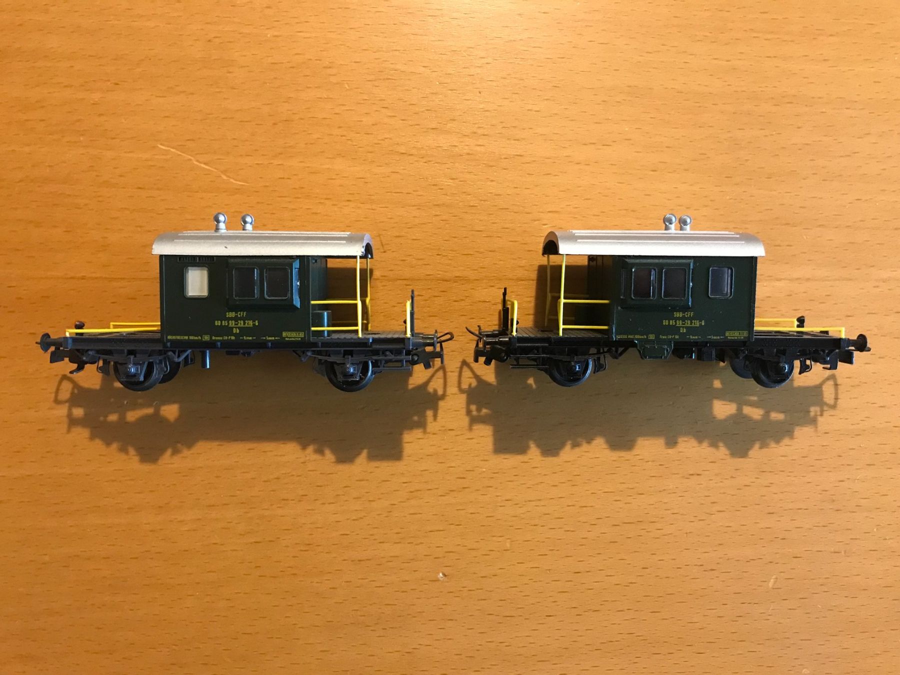 Liliput Modelleisenbahnen: 2x Liliput SBB Zugbegleitwagen Sputnik – Gebraucht aus Luzern von mey_s13
