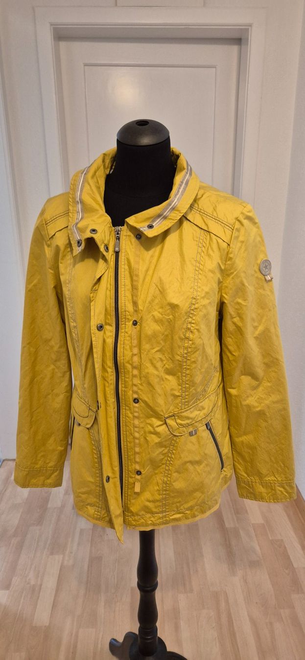 Gil Bret Jacken: Gil Bret Übergangsjacke Gr. 40, Senfgelb – Gebraucht aus Schwyz von Vesparider01 3